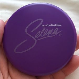 MAC Cosmetics Makeup - NEW MAC x SELENA Powder Blush duo in Techno Cumbia MAC Cosmetics Makeup - NEW MAC x SELENA Powder Blush duo in Techno Cumbia